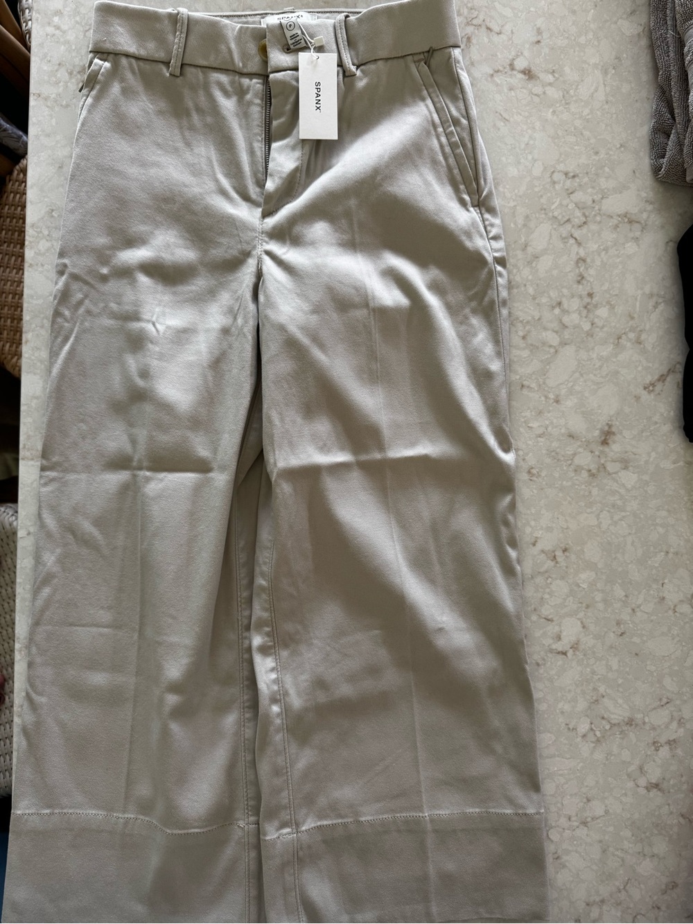 SPANXsupersmooth Stretch Twill
Cropped Wide Leg Pant Bone Women’s Petite Small